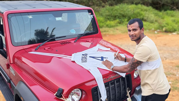 இந்திய கிரிக்கெட் அணியின் இளம் வீரர்களும், அவர்களின் விலையுயர்ந்த சொகுசு கார்களும்... இவை கார் அல்ல கப்பல்!