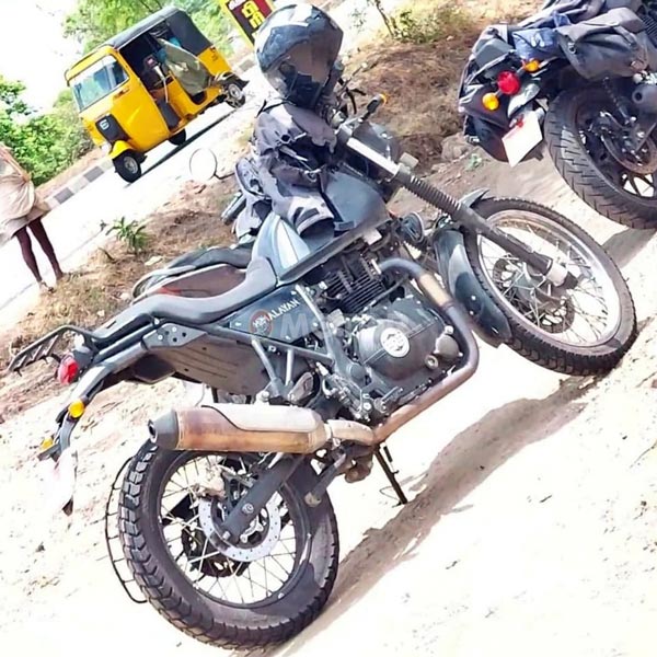 ஹிமாலயன் உடன் சோதனை ஓட்டத்தில் ராயல்என்பீல்டு ஹண்டர் 350!! ஹேண்டில்பார் நன்கு அகலமாக இருக்கு...