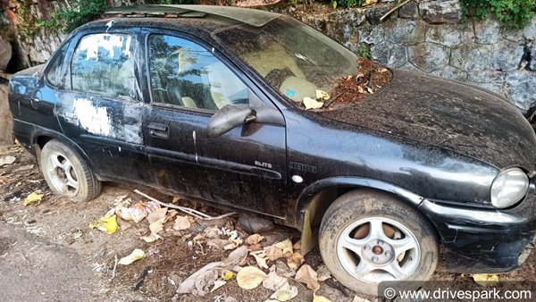ரெனோ டீலரிலேயே பழைய கார்களை அழிக்கக் கொடுக்கலாம்... டூவீலரை கொடுப்பவர்களுக்கும் அதிரடி சலுகை!