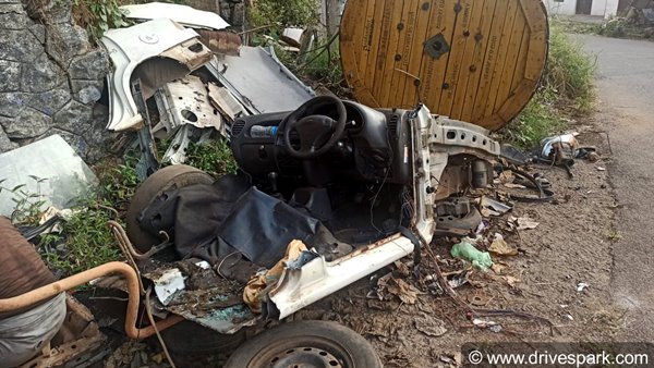 ரெனோ டீலரிலேயே பழைய கார்களை அழிக்கக் கொடுக்கலாம்... டூவீலரை கொடுப்பவர்களுக்கும் அதிரடி சலுகை!