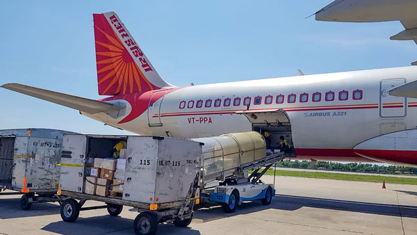 கிரெடிட் கார்டு விபரங்கள் கசிவு... ஏர் இந்தியா விமானத்தில் பயணம் செய்துள்ளீர்களா? அப்போ இத தெரிஞ்சிக்கோங்க...