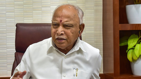 தமிழகத்தில் இருந்து பறந்த நிதியுதவி... கெத்தாக போஸ் கொடுத்து வாங்கிய கர்நாடகா முதலமைச்சர்... செம்ம மாஸ் சம்பவம்!!