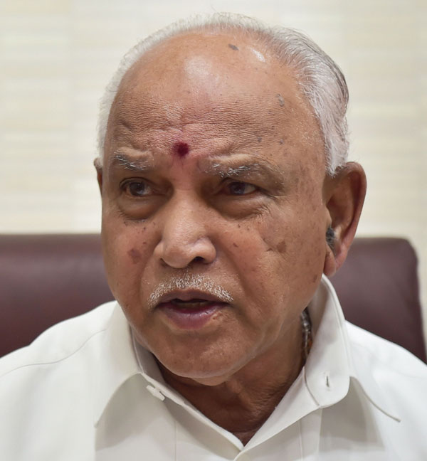 விதியை மீறி கோவிலுக்கு விசிட் கொடுத்த முதலமைச்சரின் மகன்... சொன்னாங்க பாருங்க ஒரு காரணம்... ஊரே சிரிக்குது!!