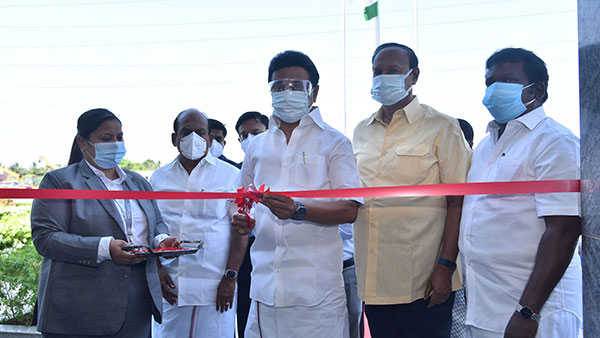 ஓரடகத்தில் புதிய தடுப்பூசி மையம்!! டைம்லர் தொழிற்சாலையில் முதல்வர் திறந்து வைத்தார்!