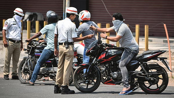 ஊரடங்கை மீறினால் இனி நேரா அங்கதான் போகணும்... காவல் துறை அதிரடியால் வெல வெலத்து போன மக்கள்...