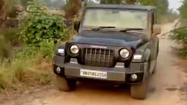 பரிசாக கிடைத்த வாகனம் தான் அதற்காக இப்படியா!! தாறுமாறாக மஹிந்திரா தாரை ஓட்டிய இந்திய கிரிக்கெட் வீரர்