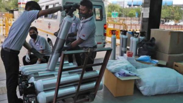 செம்ம... கோவை அரசு மருத்துவமனைக்கு புதியதாக 2 ‘ஆக்ஸிஜன்’ பேருந்துகள்!! 24 பேருக்கு சிகிச்சை தரலாம்...