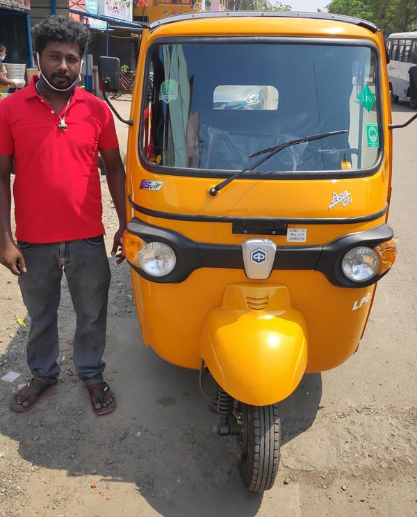 சென்னையில் 'ஆக்சிஜன் ஆட்டோ' சேவை... உயிர்காக்கும் உன்னத சேவையில் இறங்கிய தன்னார்வலர்!