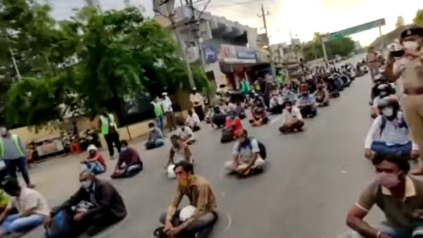 ஆரம்பிச்சிட்டாங்க... லாக்டவுண் விதி மீறிய வாகன ஓட்டிகள்மீது விநோத நடவடிக்கை... என்ன தெரிஞ்சா அசந்துருவீங்க!!