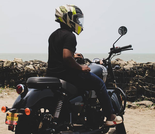 ராயல் என்பீல்டு காண்டினெண்டல் ஜிடி650 பைக்கின் பெயிண்ட்டில் மீட்டியோர் 350!! இது இன்னும் ஸ்டைலிஷா இருக்கு!