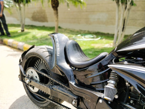 இதுதான் ராயல் என்பீல்டு ‘காட்ஸில்லா’!! பெயருக்கு ஏற்ப செம்மையா இருக்கு!