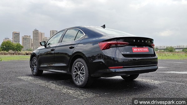 2021 Skoda Octavia: புதிய ஸ்கோடா ஆக்டேவியா காரின் வேரியண்ட் வாரியாக வசதிகள் விபரம்!