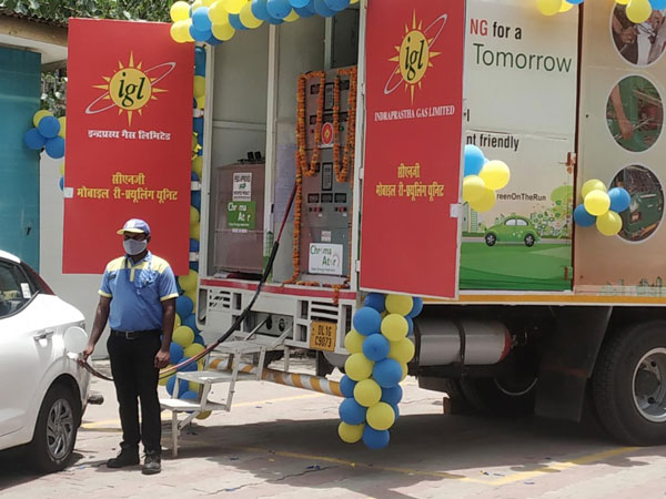 நாட்டிலேயே முதல் முறையாக சிஎன்ஜி டூர் டெலிவரி சேவை தொடக்கம்... எங்கு தெரியுமா?.. கூடுதல் கட்டணமில்லா சேவை!