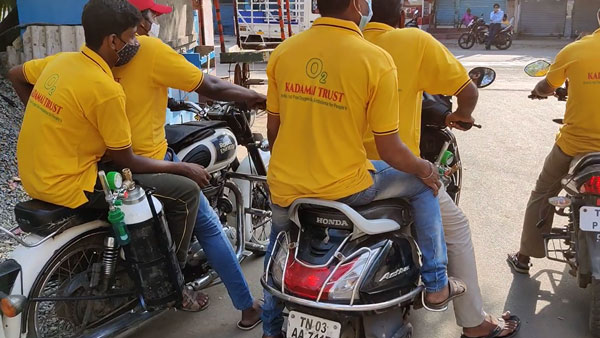 வடசென்னை மக்களுக்காக 10 பைக் ஆம்புலன்சுகளை களமிறக்கிய அறக்கட்டளை... முழுக்க முழுக்க இலவச சேவை...