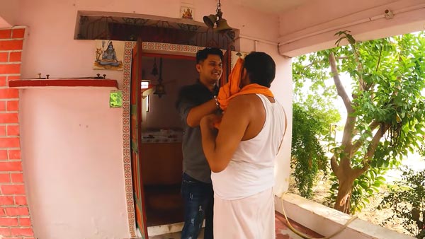 பசங்கனா இப்படி இருக்கணும்... தந்தைக்கு சர்ப்ரைஸாக மகன் கொடுத்த பரிசு... என்னனு தெரியுமா?