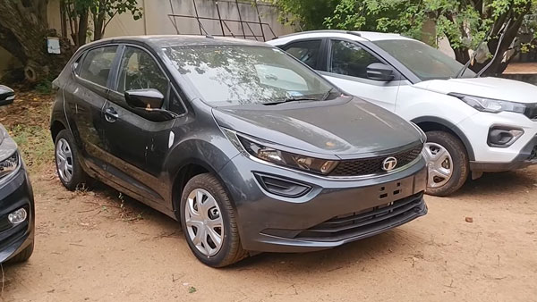 ஷோரூமில் காட்சிதந்த டாடா நெக்ஸான் & அல்ட்ராஸ் டார்க் எடிசன்கள்!! விரைவில் அறிமுகம்?