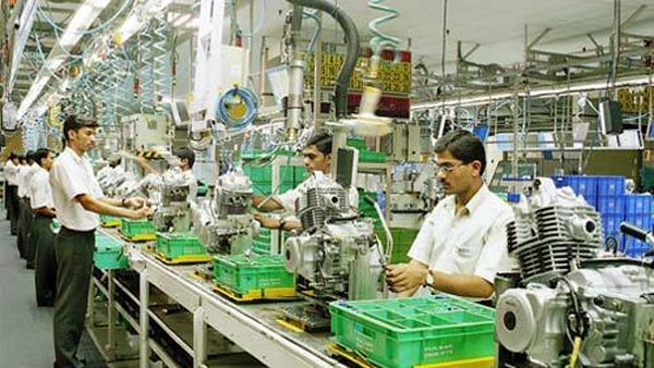 மீண்டும் விற்பனைக்கு வரும் 'ஹூடிபாபா' பைக்? பஜாஜின் அதிரடியால் 90ஸ் கிட்ஸ்கள் ஹேப்பி! வர்த்தக பதிவையே செஞ்சிடுச்சாம்!