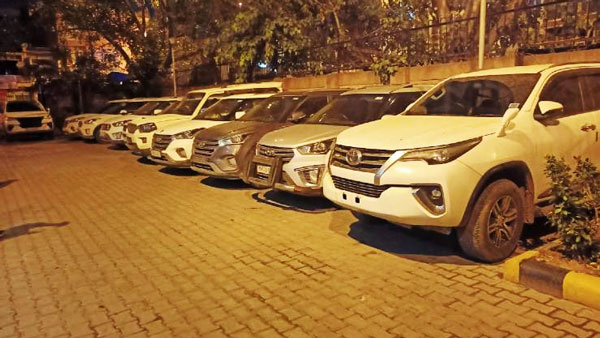 அத்தனையும் விலை உயர்ந்தவை... 300 வாகனங்களை திருடிய 2 பேர் கைது... யார்னு தெரிஞ்சா ஆடிப்போயிருவீங்க!