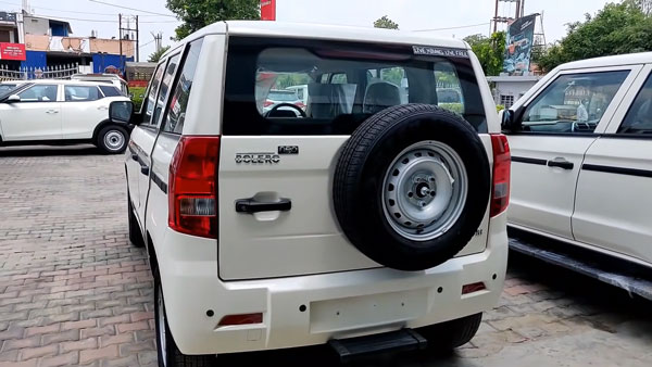 விலை குறைவான மஹிந்திரா பொலிரோ நியோ காரிலேயே இவ்வளவு வசதிகளா!! விவரிக்கும் வீடியோ இதோ!