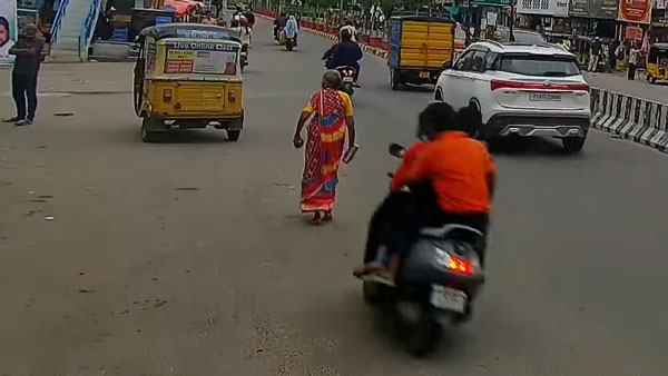 மூதாட்டி மீது ஸ்கூட்டர் மோதல்... திரும்பி கூட பார்க்காமல் சென்ற சிறார்கள்... கடும் நடவடிக்கை எடுத்த போலீஸ்!