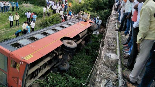 மோடி அரசுக்குதான் நன்றி சொல்லணும்... பல மடங்கு குறைந்த விபத்துகளின் எண்ணிக்கை... எவ்ளோ தெரிஞ்சா ஆச்சரியப்படுவீங்க!