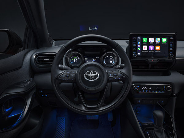Yaris செடானை காட்டிலும் Yaris ஹேட்ச்பேக் ஏன் சிறந்தது? தெரிந்த கொள்ள வேண்டிய விஷயங்கள்!!