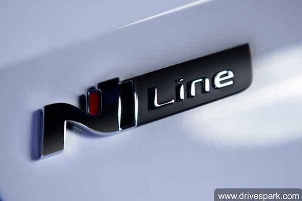 எந்த வேரியண்ட்டில் புதிய Hyundai i20 N Line காரை வாங்குவது? என்6-ஆ (அ) என்8-ஆ? இரண்டிற்கும் உள்ள வித்தியாசம்!!