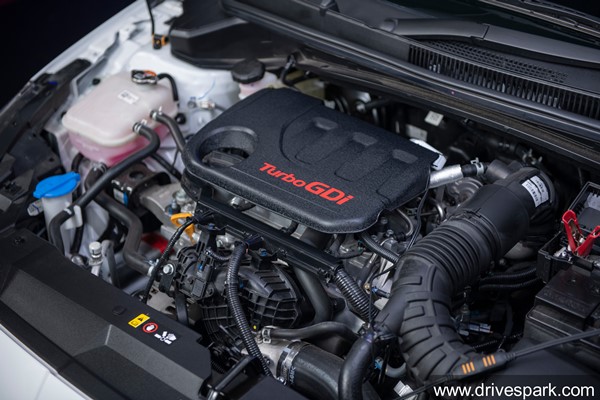 எந்த வேரியண்ட்டில் புதிய Hyundai i20 N Line காரை வாங்குவது? என்6-ஆ (அ) என்8-ஆ? இரண்டிற்கும் உள்ள வித்தியாசம்!!