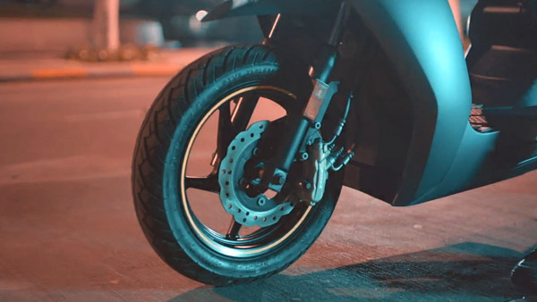 சிம்பிள் ஒன் Vs ஏத்தர் 450எக்ஸ்!! ஸ்டைலில் ஒரே மாதிரி இருக்கலாம், ஆனால் மற்றவைகளில் இரண்டும் வேற வேற!