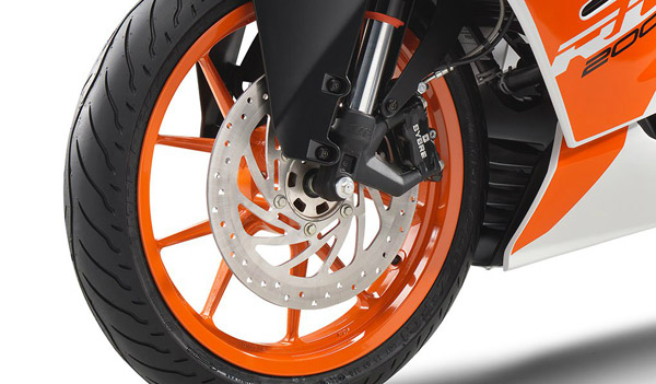 2022 RC பைக்குகளின் தோற்றத்தை வெளியிட்டது KTM!! RC200-க்கு இணையான தோற்றத்தில் RC125!