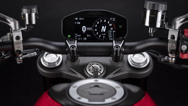 பட்ஜெட் விலை கார்களை காட்டிலும் மிக மிக அதிக விலையில் Ducati Monster பைக் அறிமுகம்... விலைய கேட்டீங்கன அசந்து போய்ருவீங்க!
