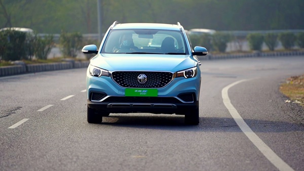 சூப்பரான விலையில் புதிய எலெக்ட்ரிக் காரை அறிமுகம் செய்கிறது டாடா... இது மட்டுமா? இன்னும் எக்கச்சக்கமா இருக்கு!