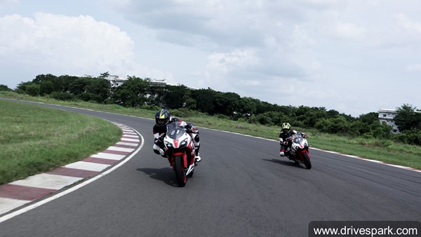 ரேஸ் டிராக்கில் ஓட்டுவதற்கு எப்படி இருக்கு தெரியுமா? 2021 டிவிஎஸ் அப்பாச்சி ஆர்ஆர் 310 ரிவியூ!