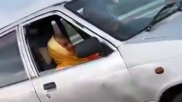 90 வயது பாட்டி கார் ஓட்டும் வீடியோவை பதிவிட்டு சர்ச்சையில் சிக்கிய ம.பி முதல்வர்- வைரல் வீடியோ!!