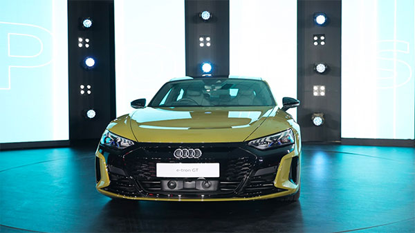 Audi e-tron GT எலெக்ட்ரிக் கார் இந்தியாவில் அறிமுகம்... இந்த காரோட விலையில் ஒரு லக்சூரி வீட்டையே வாங்கிடலாம்!