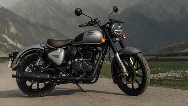 டெலிவரி கொடுக்க ஆரம்பிச்சிட்டாங்க! புதிய தலைமுறை Royal Enfield Classic 350 பைக்கை காத்திருந்து பெற்ற வாடிக்கையாளர்கள்!