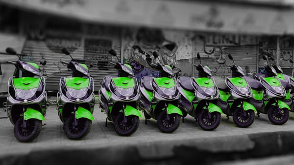 ரொம்ப ரொம்ப தைரியமா மின் வாகனங்களை இனி வாங்கலாம்... 500 மீட்டருக்கு ஒரு சார்ஜிங் மையம்... முன்னணி நிறுவனம் அதிரடி!