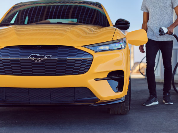 நாட்டை விட்டு வெளியேறிய Ford... சோகம் வேண்டாம் நம்ம ஆளுங்களுக்கு பிடித்த கார் விரைவில் அறிமுகமாகிறது!