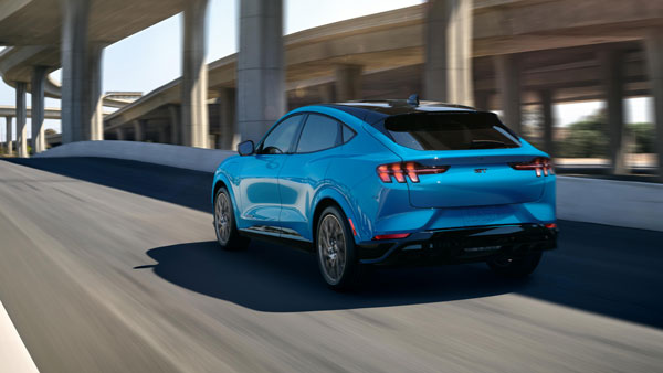நாட்டை விட்டு வெளியேறிய Ford... சோகம் வேண்டாம் நம்ம ஆளுங்களுக்கு பிடித்த கார் விரைவில் அறிமுகமாகிறது!