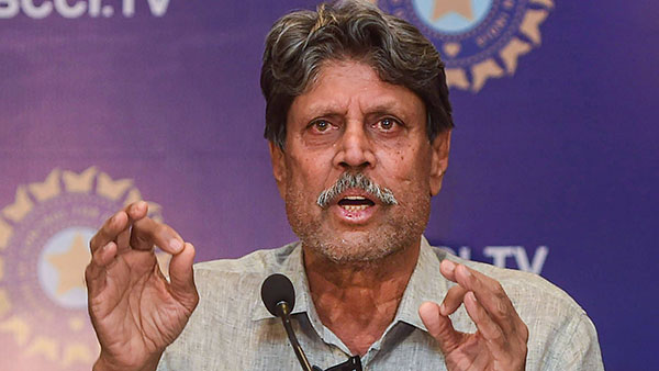 இந்தியாவில் விற்பனையிலேயே இல்லாத ஒரு காரை கபில் தேவிற்கு பரிசளித்த நிஸான்... காரணம் என்னனு தெரியுமா?