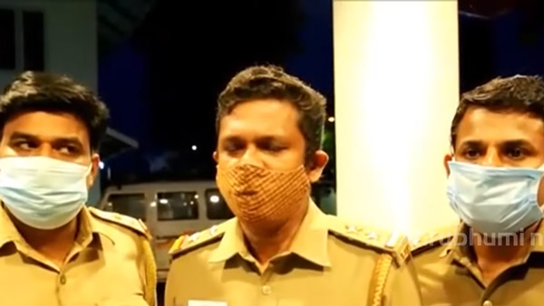 ஆம்புலன்ஸை சுமார் 5 கிமீ தொலைவிற்கு மறித்தப்படி சென்ற இன்னோவா கார்!! நடவடிக்கை எடுக்க தயங்கும் அதிகாரிகள்!