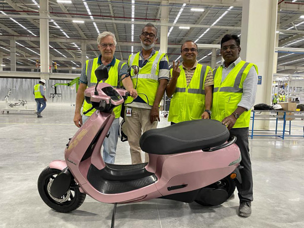 வெறும் 2 நாட்களில் ரூ.1,100 கோடி கல்லா கட்டியுள்ள ஓலா!! ஒவ்வொரு வினாடிக்கும் 4 இ-ஸ்கூட்டர்கள் புக் ஆகிறதாம்!
