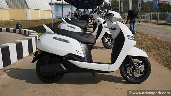 எல்லா டூவீலரிலும் சைடு ஸ்டாண்டு இடது பக்கம்தான் இருக்கும்! ஏன் தெரியுமா? இந்த விஷயத்தை யாரும் சொல்ல மாட்டாங்க!