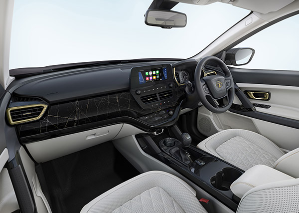 Tata Safari Gold Edition இந்தியாவில் அறிமுகம்... கவர்ச்சியான காருக்கு கூடுதல் கவர்ச்சி சேர்த்த Tata!!