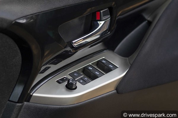 தொடரும் வெளியேற்றம்... Ford Ecosport-ஐ தொடர்ந்து இந்தியாவை விட்டு ஒட்டுமொத்தமாக வெளியேறும் Toyota-வின் பிரபல கார் மாடல்!