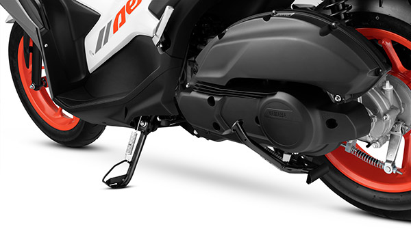 இந்தியாவில் விற்பனைக்கு அறிமுகமானது Yamaha Aerox மேக்ஸி ஸ்கூட்டர்... ஸ்போர்ட்ஸ் பைக்குகளுக்கு டஃப் கொடுக்கும் ஸ்டைலில்!!