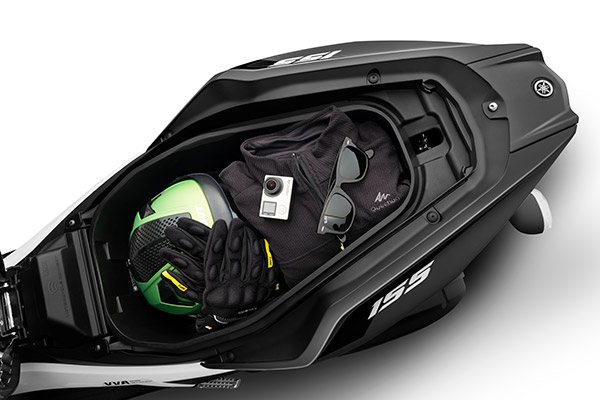 இந்தியாவில் விற்பனைக்கு அறிமுகமானது Yamaha Aerox மேக்ஸி ஸ்கூட்டர்... ஸ்போர்ட்ஸ் பைக்குகளுக்கு டஃப் கொடுக்கும் ஸ்டைலில்!!