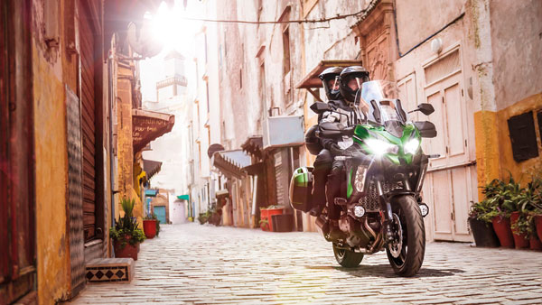 Kawasaki Versys 1000 அறிமுகம்... இதன் விலையில் 5 நட்சத்திர பாதுகாப்பு ரேட்டிங் பெற்ற இரு டாடா பஞ்ச் கார்களையே வாங்கிடலாம்!