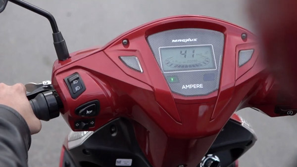 நீண்ட தூரம் பயணிக்கும் Ampere Magnus EX இ-ஸ்கூட்டர் அறிமுகம்... Ola மின்சார ஸ்கூட்டரை விட குறைவான விலையில்!