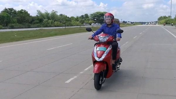நீண்ட தூரம் பயணிக்கும் Ampere Magnus EX இ-ஸ்கூட்டர் அறிமுகம்... Ola மின்சார ஸ்கூட்டரை விட குறைவான விலையில்!